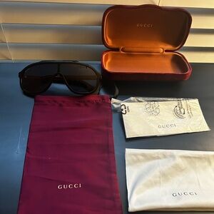 Gucci Men's Black Sunglasses with Burgundy Case and Pouch